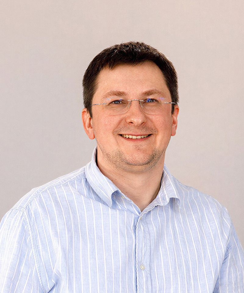 Юрій Різник — лікар-ендодонтист та пародонтолог, к.мед.н.